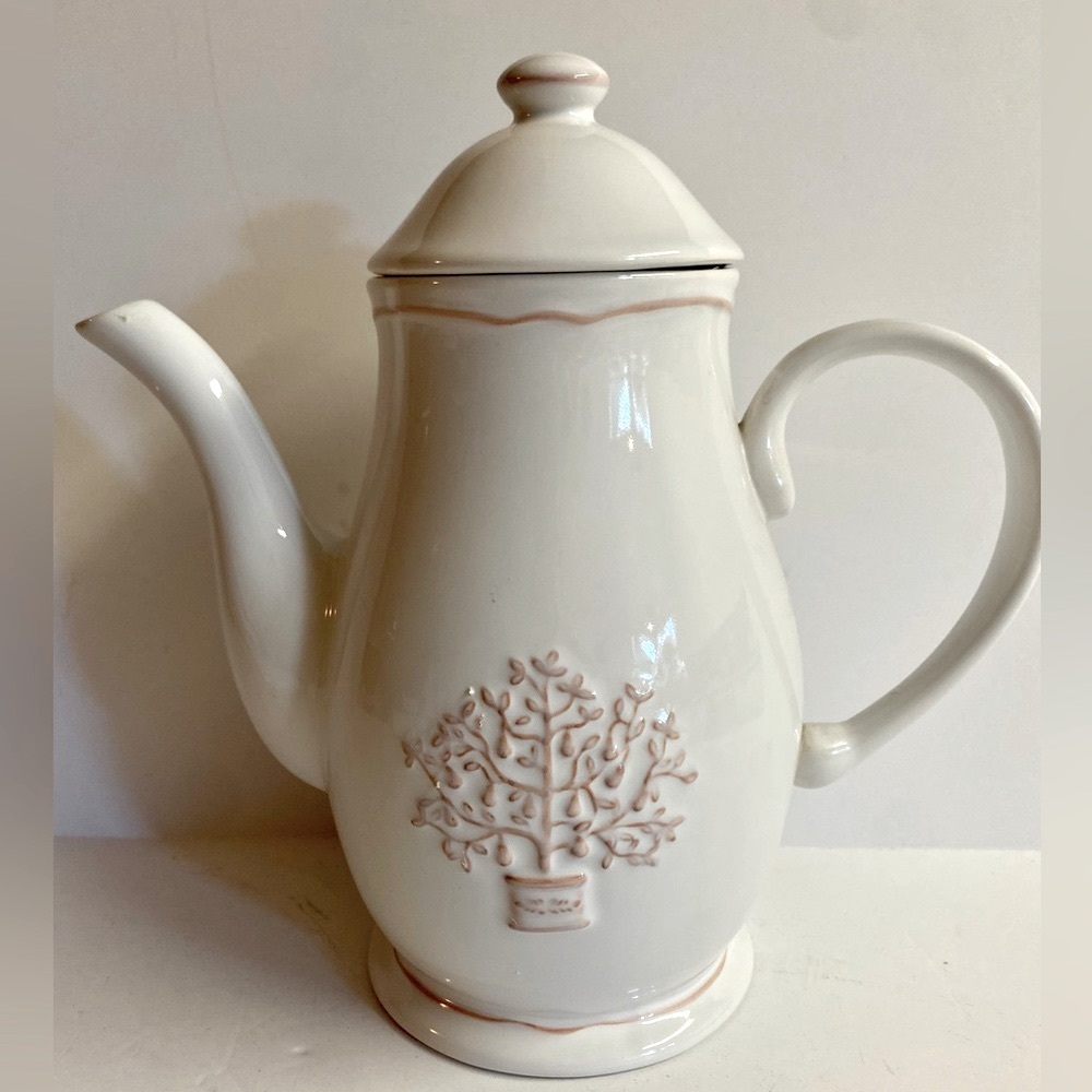 Vintage Hen-Feathers teapot with lovely pear tree design on both sides.